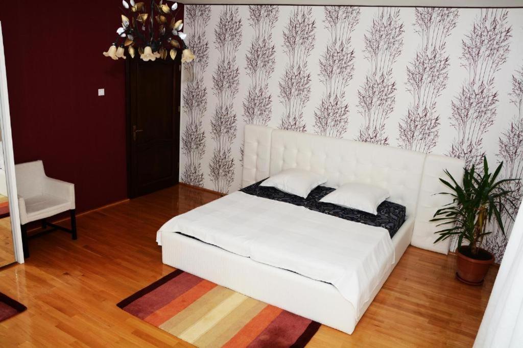 Casa de vacanta Divine Novaci - Housity