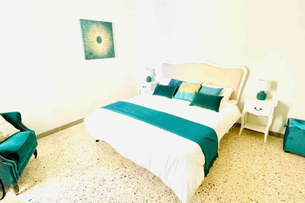Trapani Centro Storico Apartment, Great Central Location! All new furniture and appliances! - Housity