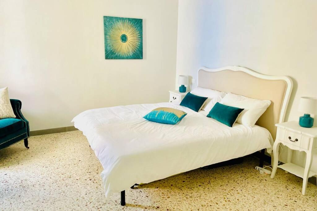 Trapani Centro Storico Apartment, Great Central Location! All new furniture and appliances! - Housity