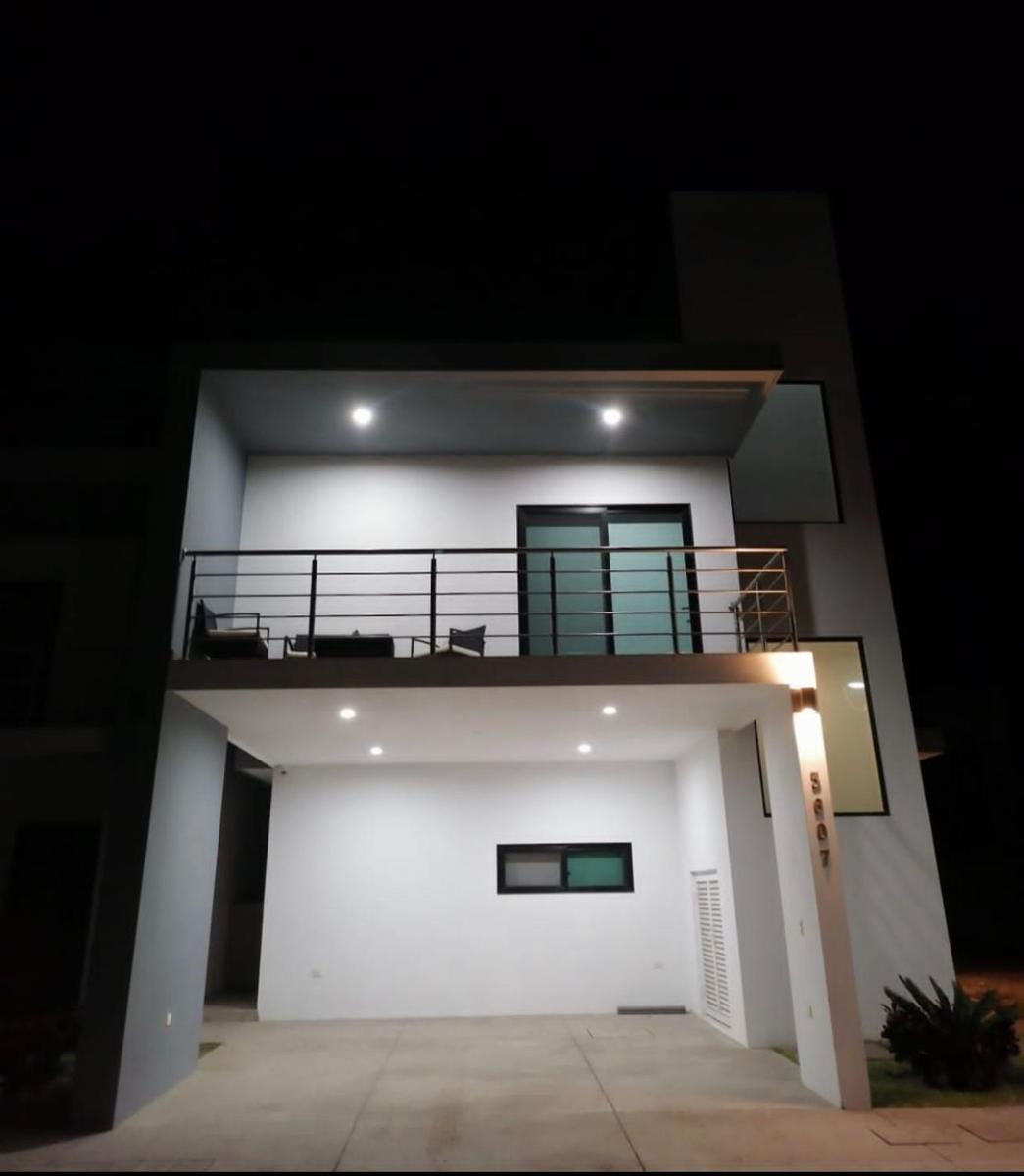 Suitetrails - Casa coral