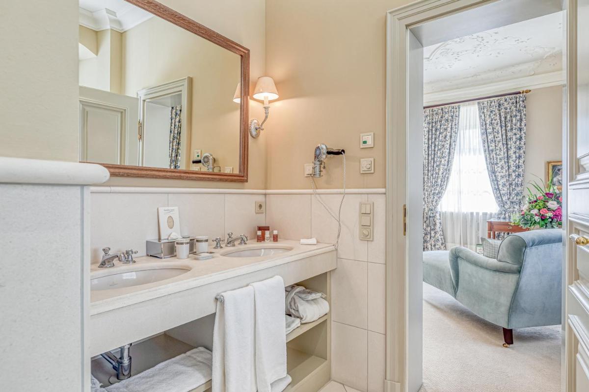 Ein Badezimmer in der Unterkunft Wald & Schlosshotel Friedrichsruhe
