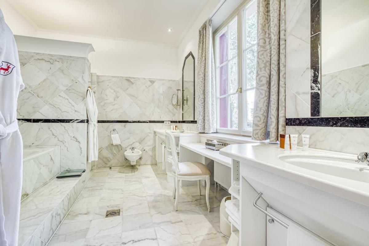 Ein Badezimmer in der Unterkunft Wald & Schlosshotel Friedrichsruhe