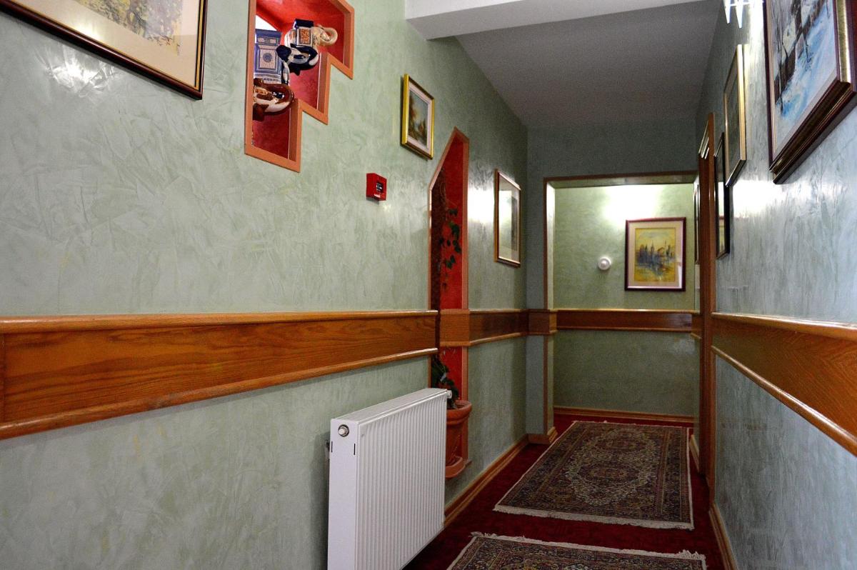Pansion Stari Grad - Housity