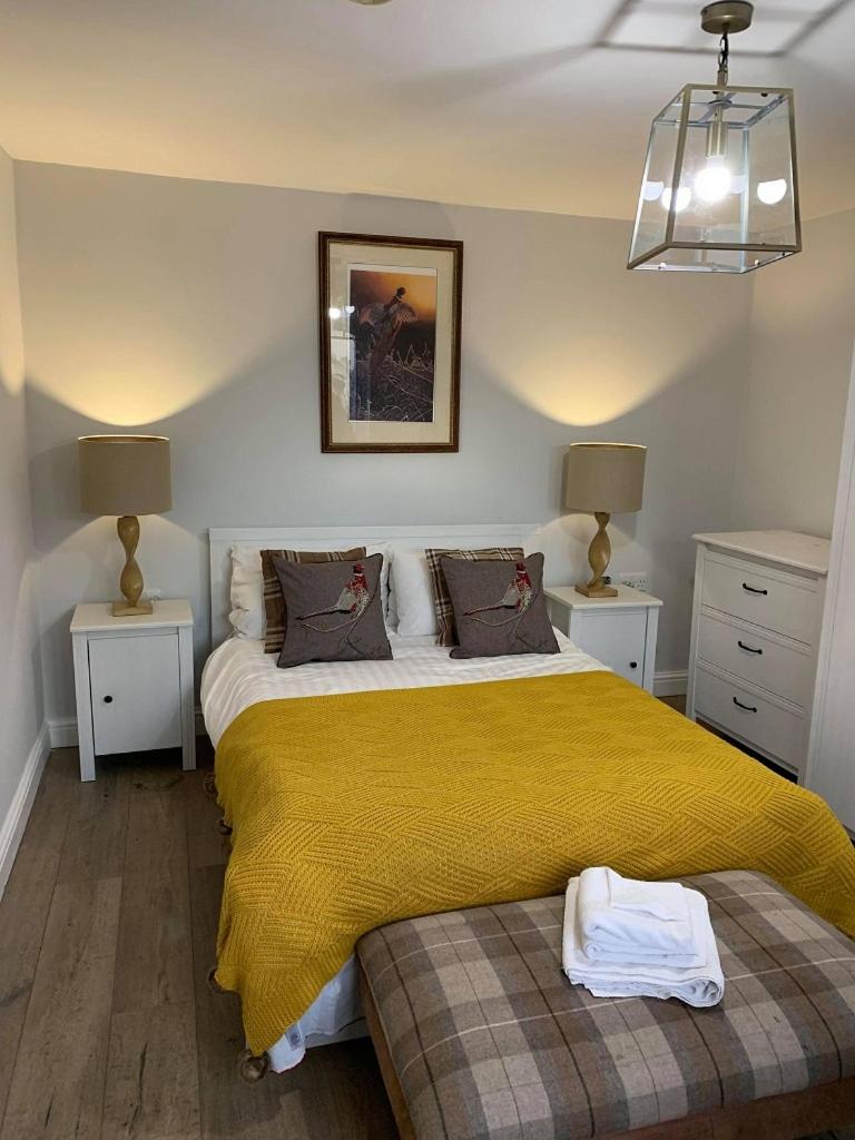 Square and Compass - Housity