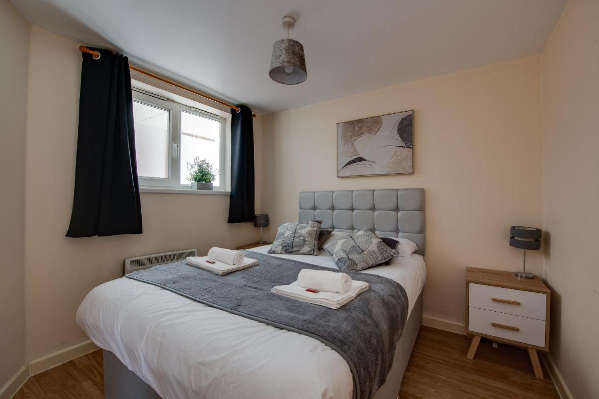 Cosy STAYCATION & Port & Families and Contractors - Housity