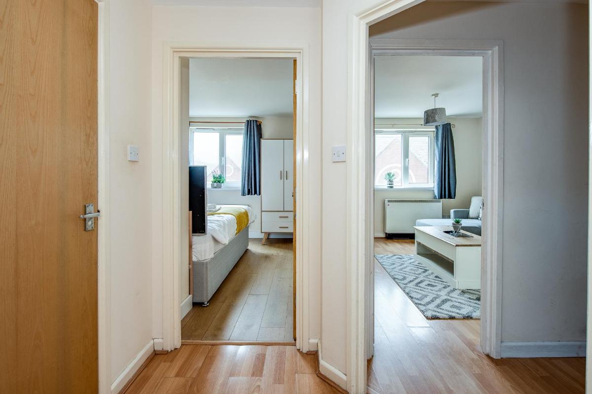 Cosy STAYCATION & Port & Families and Contractors - Housity