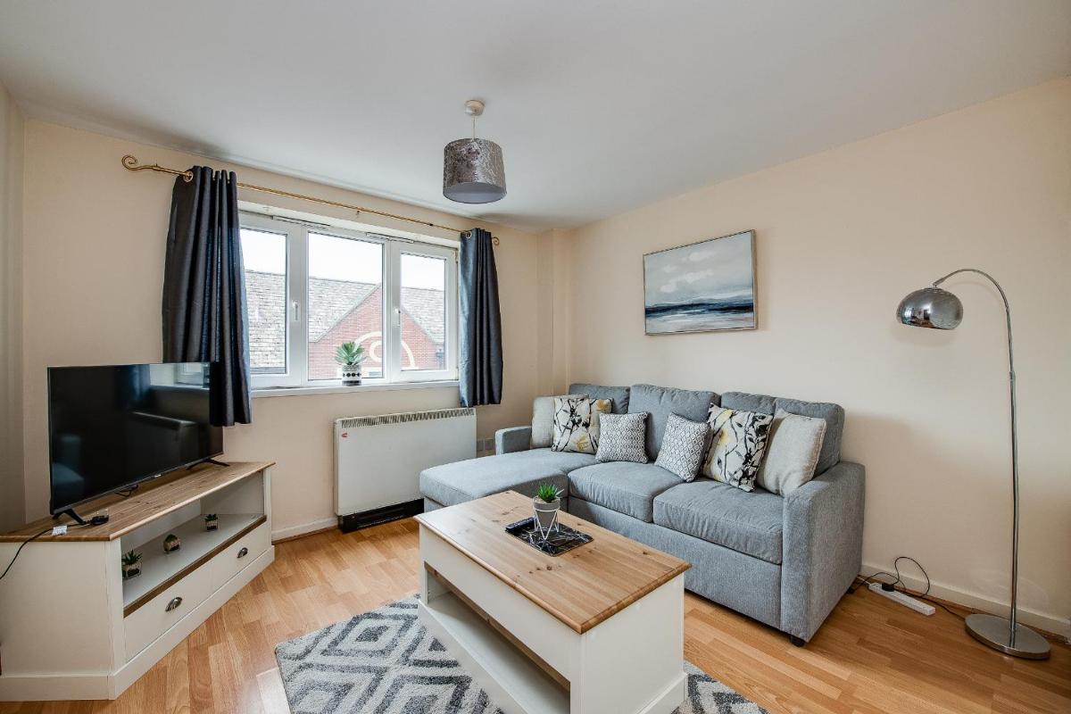 Cosy STAYCATION & Port & Families and Contractors - Housity