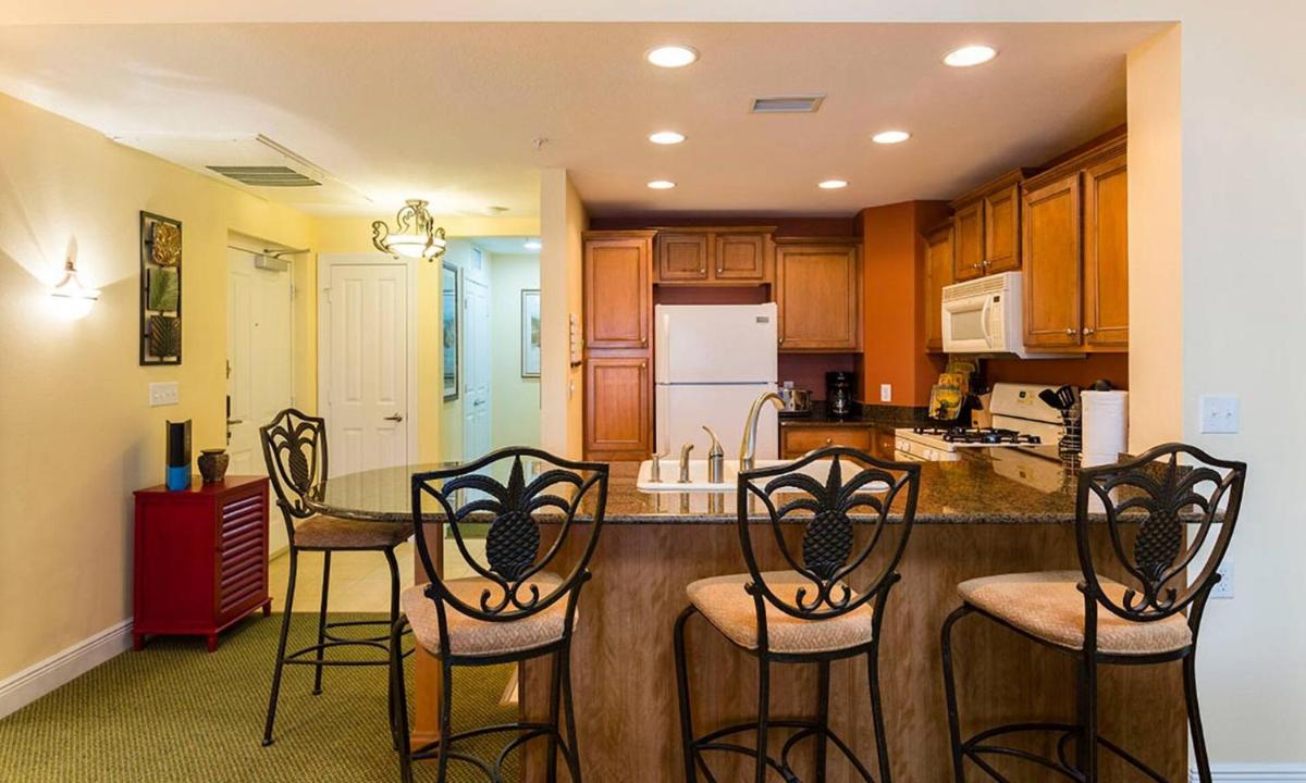 Ultimate 3 Bedroom Condo on Reunion Resort and Spa, Orlando Condo 4579 - Housity