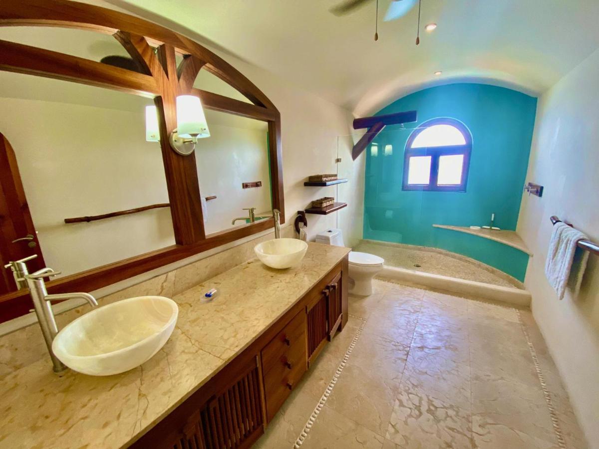 Suitetrails - Casa Rumi - Stunning Views of Zihua Bay in Exclusive Cerro del Vigia