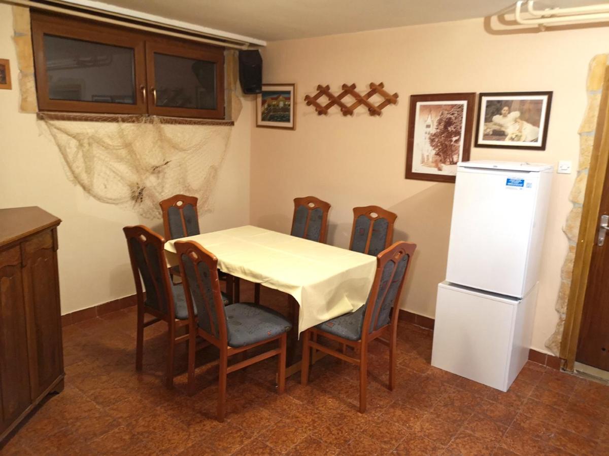 Sobe Marija Varaždin, Hrašćica - Housity