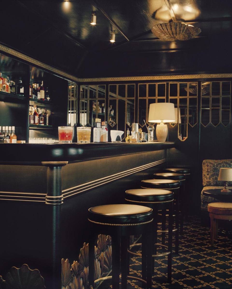 Salon ou bar de l'établissement Château Voltaire