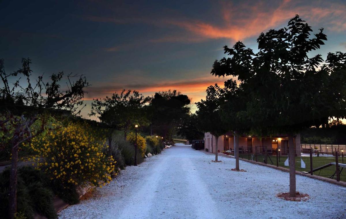 Suitetrails - Casa Montefiore 13 Iris LT nella tranquilla campagna Marchigiana