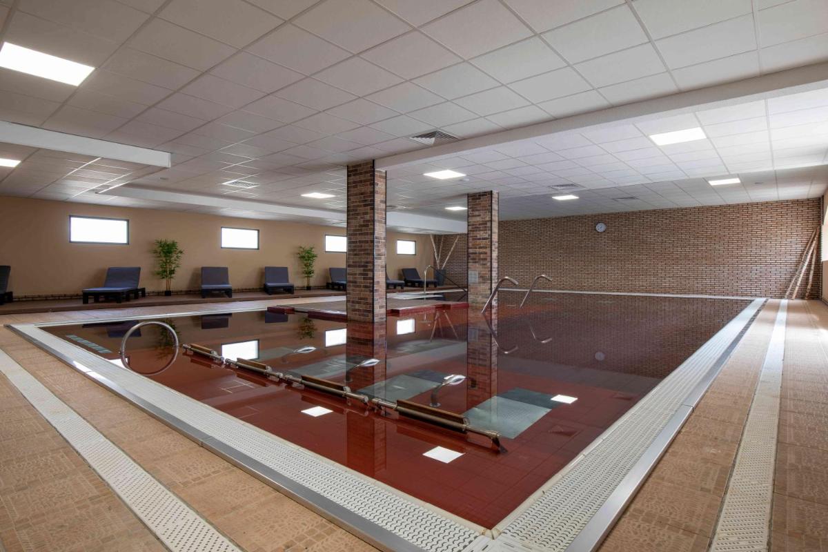 Piscine de l'établissement Relax'Otel & Spa, Le Barcarès ou située à proximité