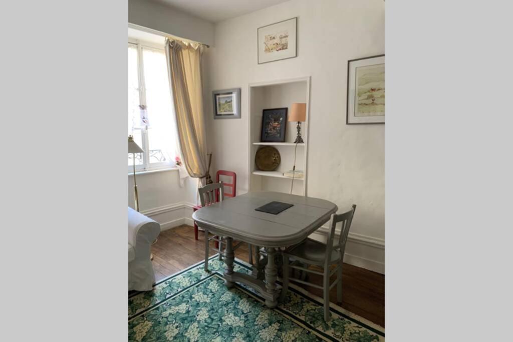 Studio sur les remparts Semur-en-Auxois BOURGOGNE - Housity