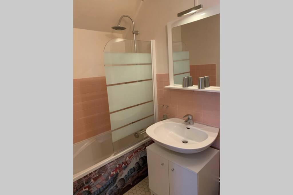 Studio sur les remparts Semur-en-Auxois BOURGOGNE - Housity