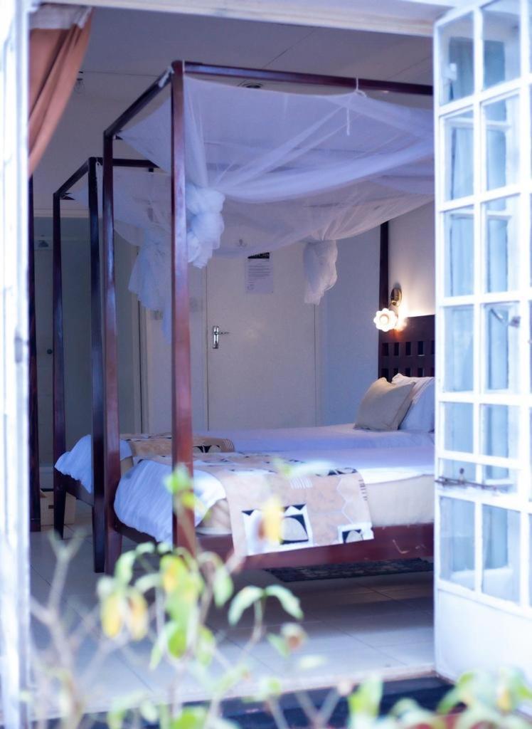 The Ad Lib Executive lodge - Housity