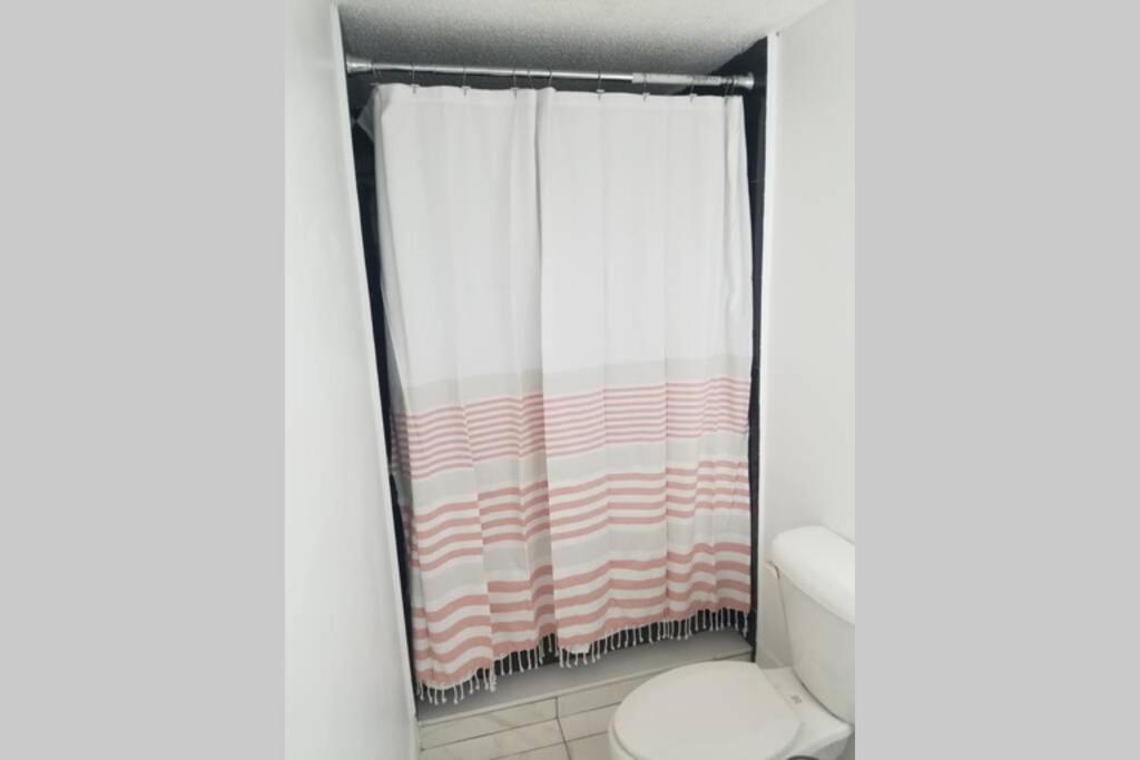 Entire Aparment 1.University Lakes - Housity