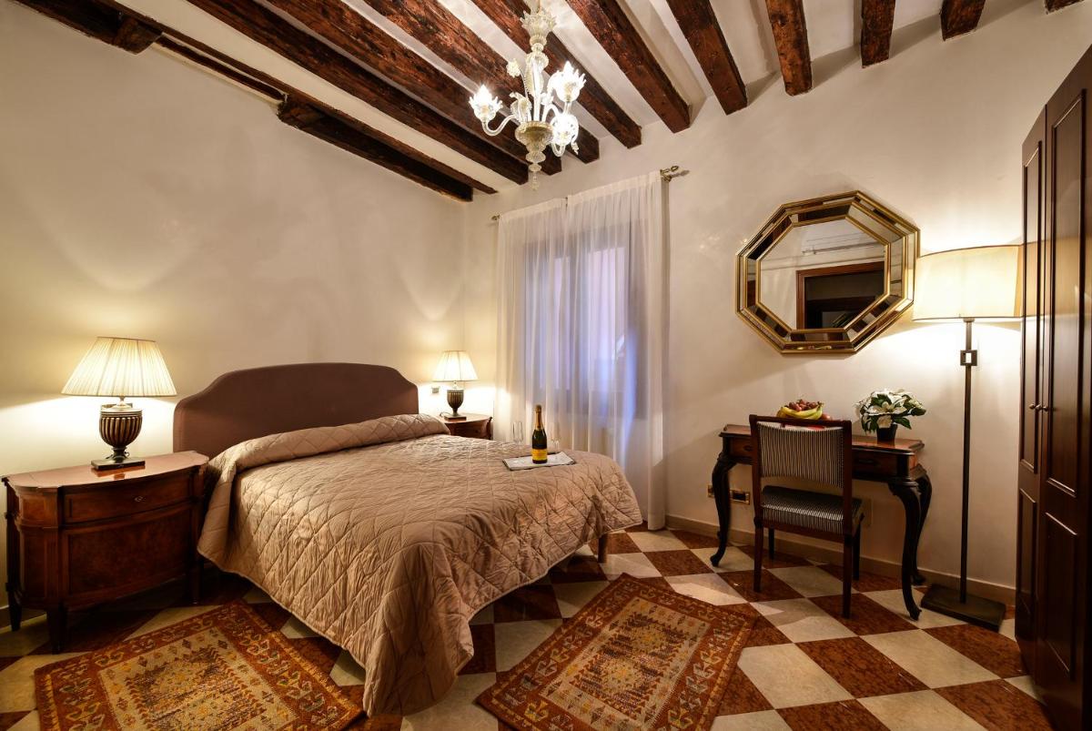 Anzolo Palace - Rooms & Apartments - Housity