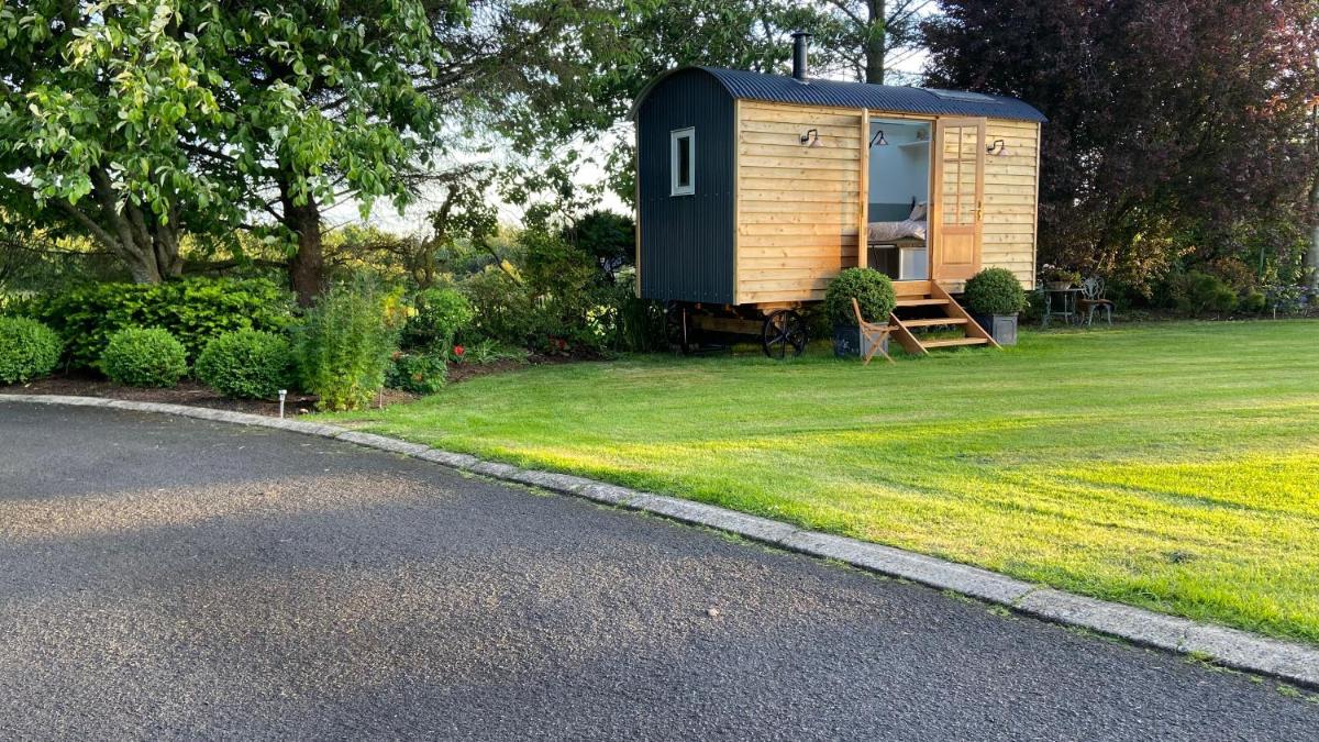 Bannfield shepherds hut - Housity