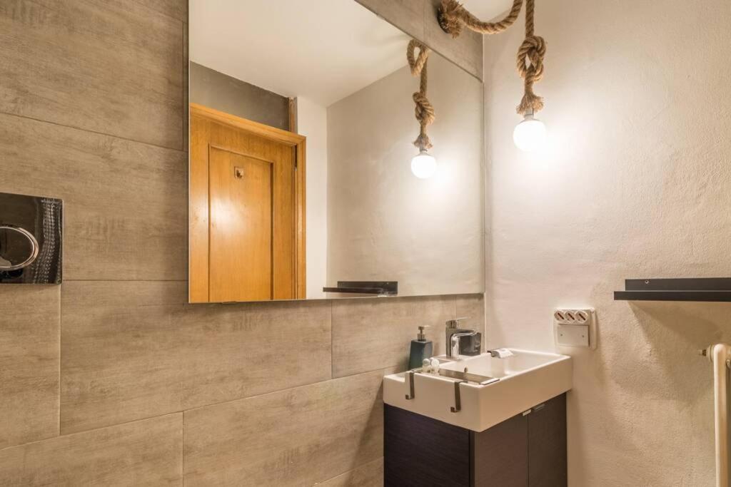 enJoy Home - Appartamento a due passi dal Teatro Verdi - Housity