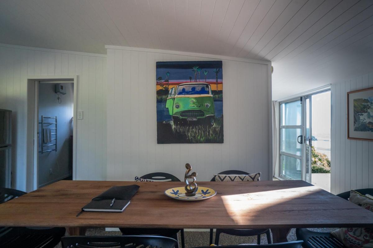 Perfect Stranger Oasis - Housity