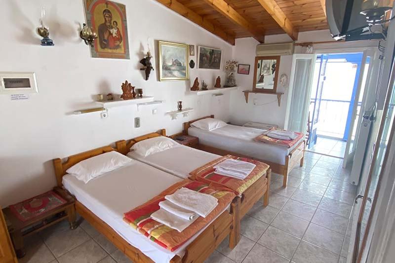 Nikos Rooms and Studios - Housity