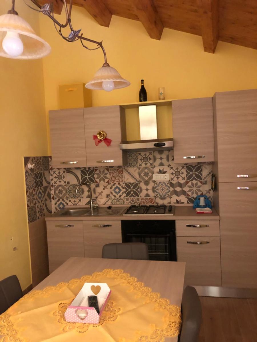 Basicò un balcone sul mare-Casa I CARRUGGI- Case vacanza Sicilia&Toscana- - Housity