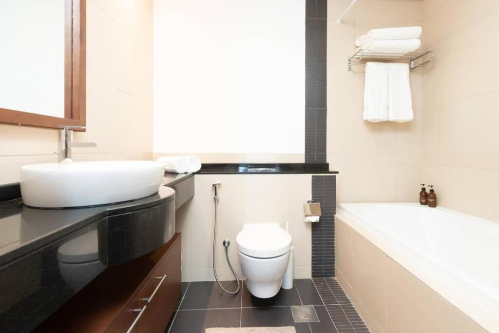 Cozy Studio at Dubai Water Canal next to Downtown - Housity