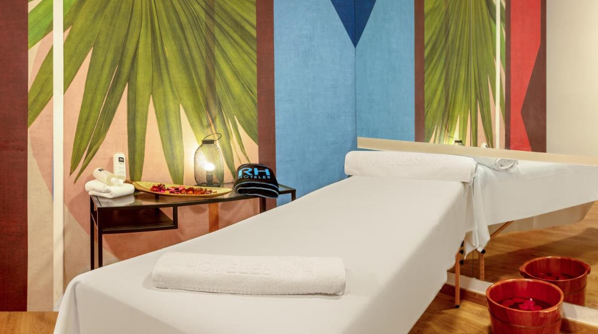 Cama o camas de una habitación en Hotel RH Victoria & Spa 4 Sup