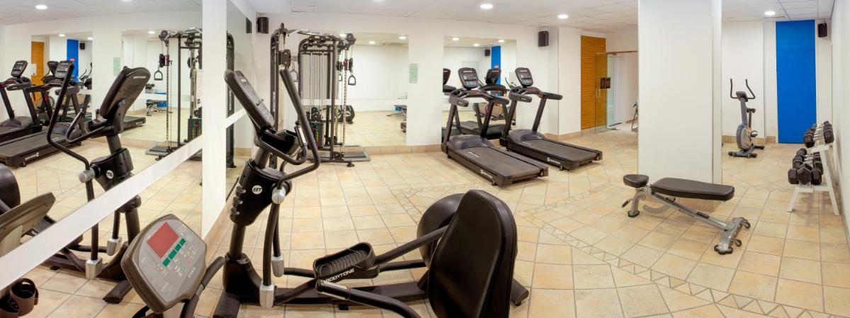 Gimnasio o instalaciones de fitness de Hotel RH Victoria & Spa 4 Sup