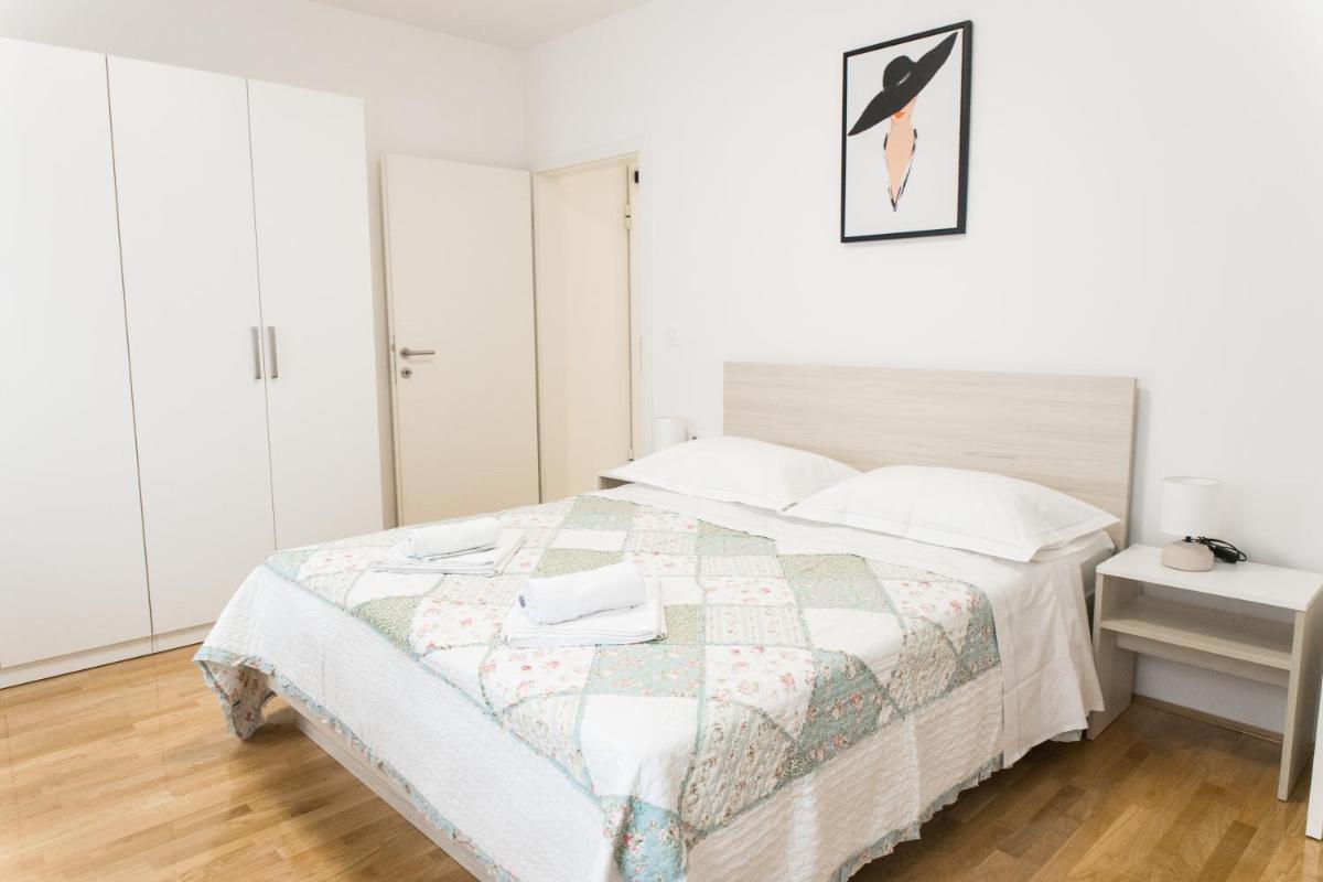 Apartment Zara - luxury apartment with private pool - Housity