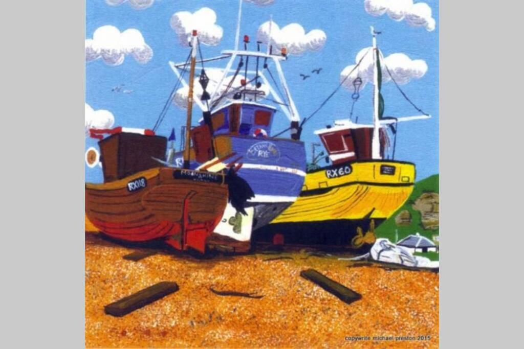 7 Bedrooms House Beside the Sea - Housity