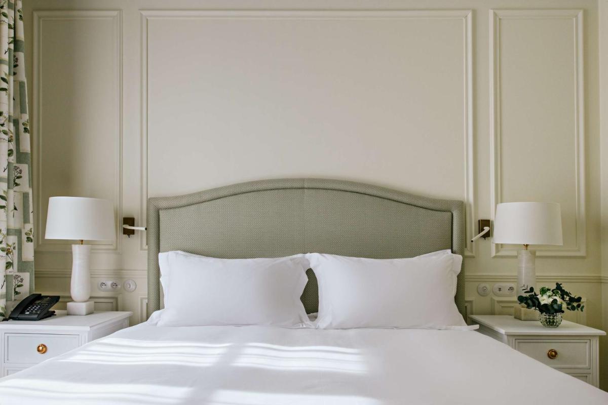 Un ou plusieurs lits dans un hébergement de l'établissement Hôtel du Palais Biarritz, in The Unbound Collection by Hyatt Un ou plusieurs lits dans un hébergement de l'établissement Hôtel du Palais Biarritz, in The Unbound Collection by Hyatt