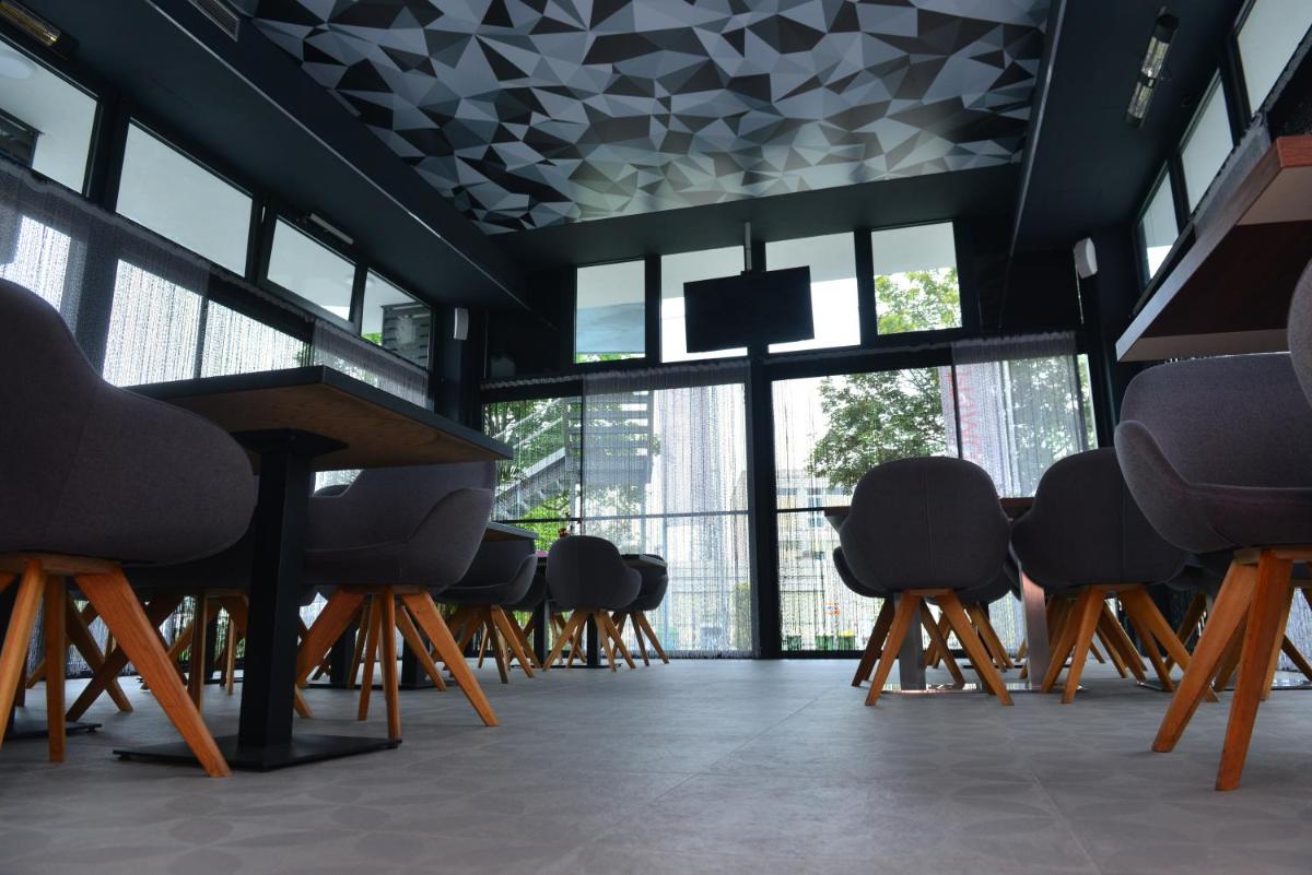 Primus Hotel & Apartments - Housity