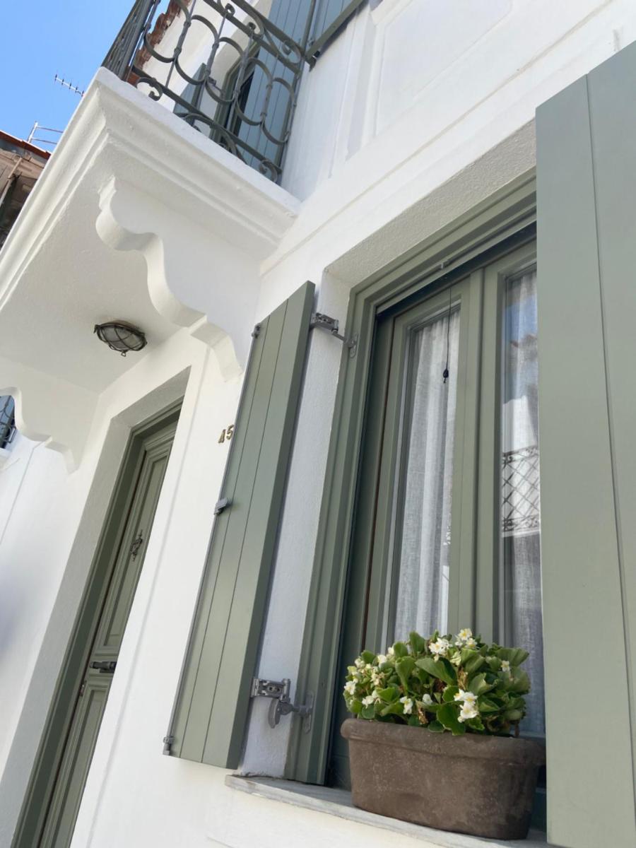 Raphael Skiathos Living-Venetia - Housity