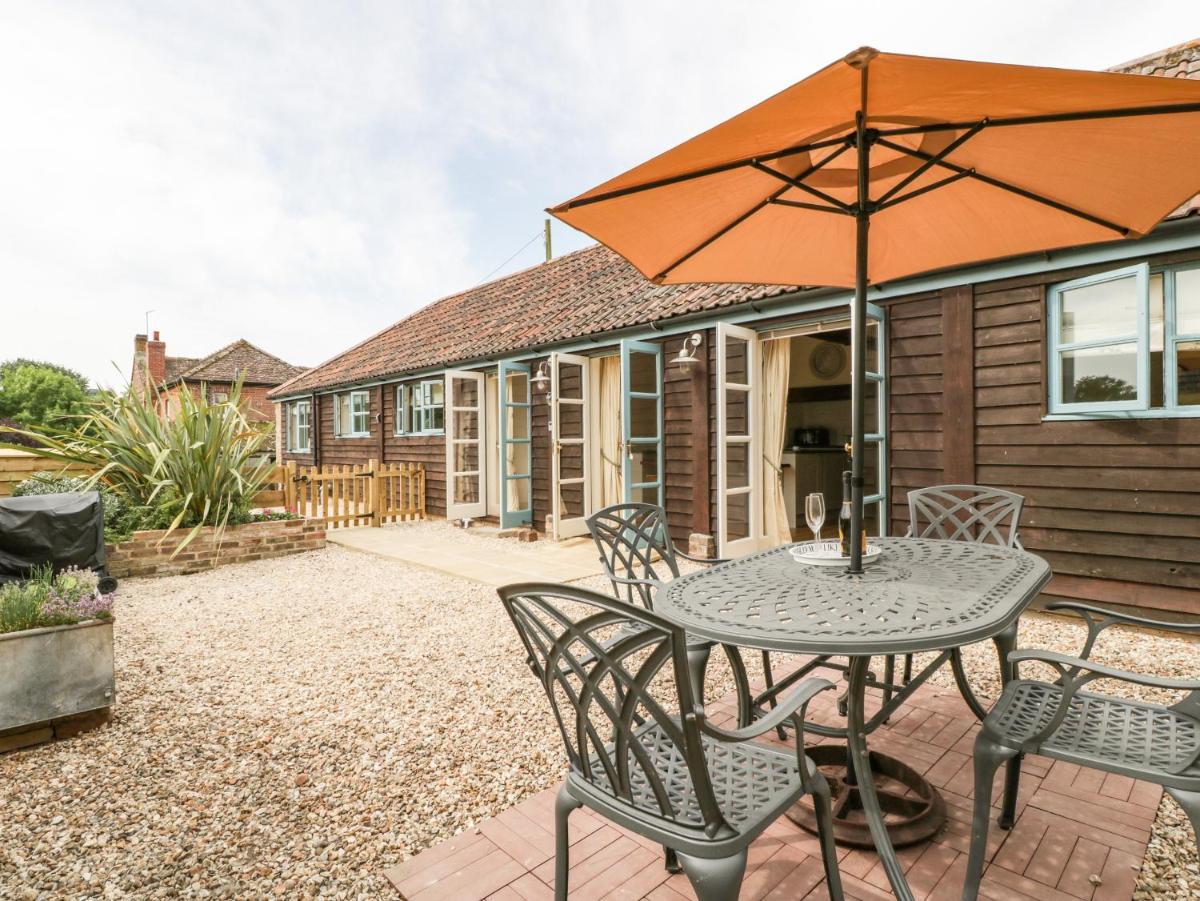 Tom's Barn - Housity