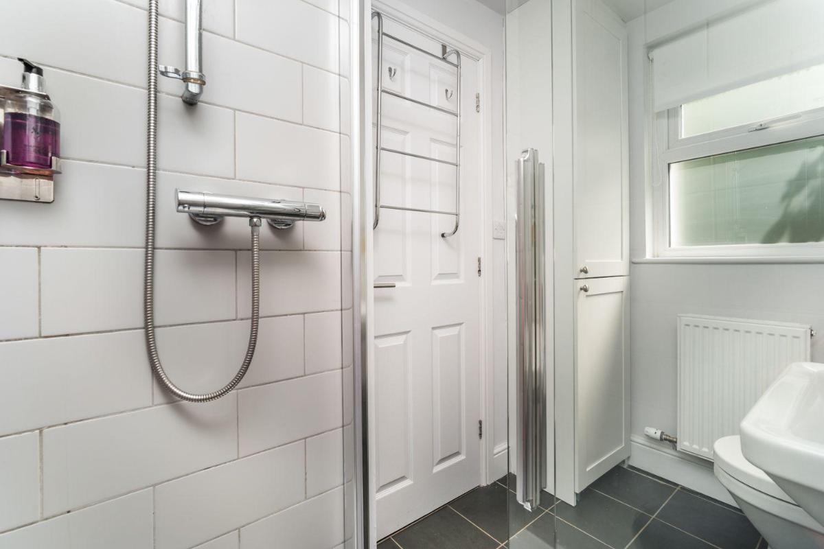 7 The Townhouse - Housity