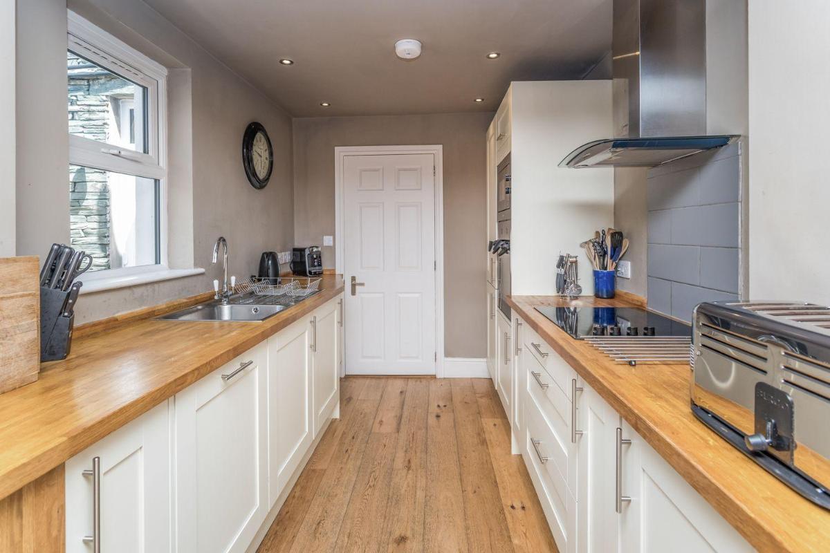 9 The Townhouse - Housity