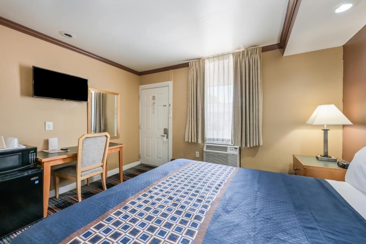 Knights Inn Trevose - Housity