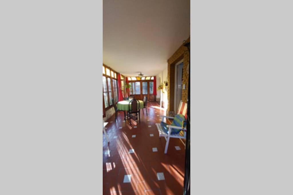 Casona LA FLORIDA con parque y pileta, a una cuadra del río - Housity