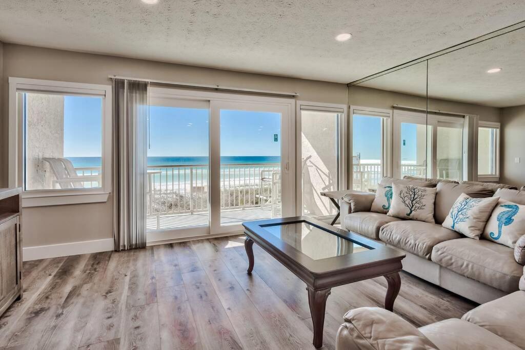 Seafarer, Gulf Front Condo, Right on the Beach - Housity