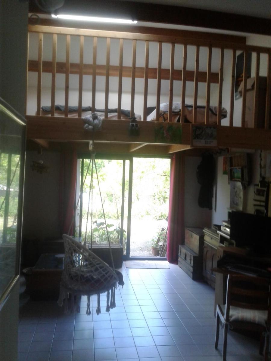 grand studio de plein-pied quartier calme proche centre - Housity