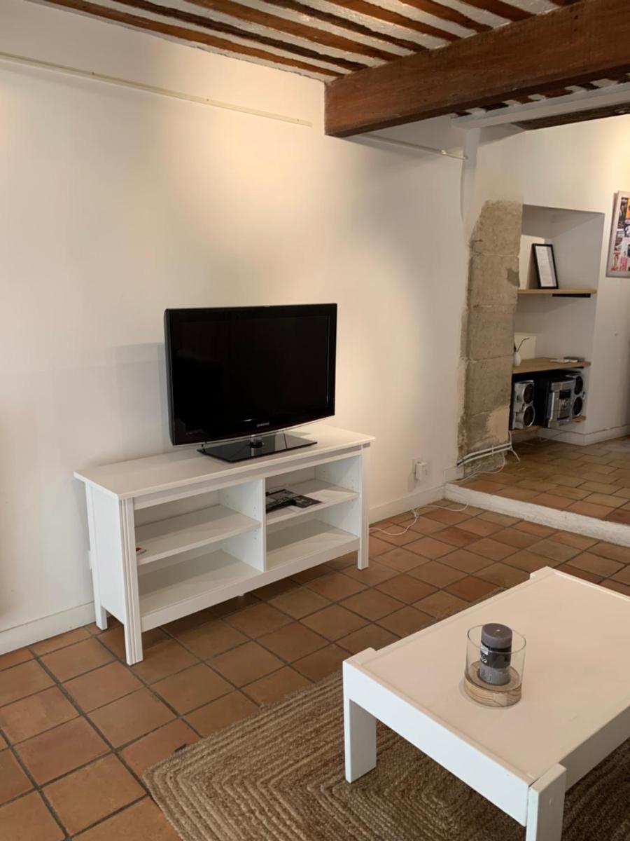 Au 10 - Housity