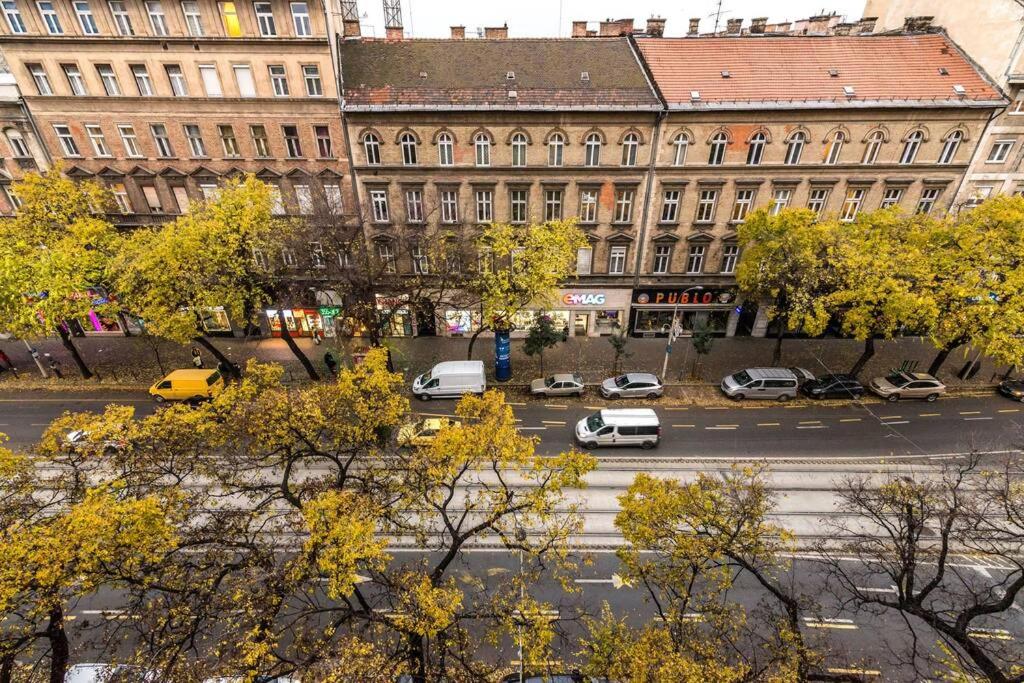 Contemporary Hidden Gem Art-Deco Residence - Housity