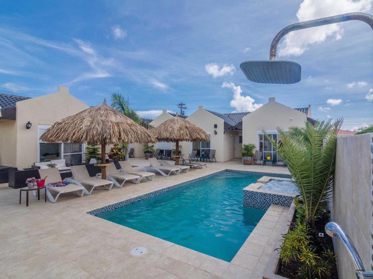 Golden Villas - Housity