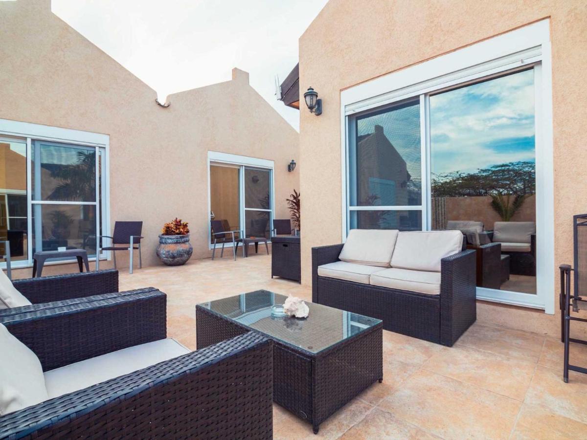 Golden Villas - Housity