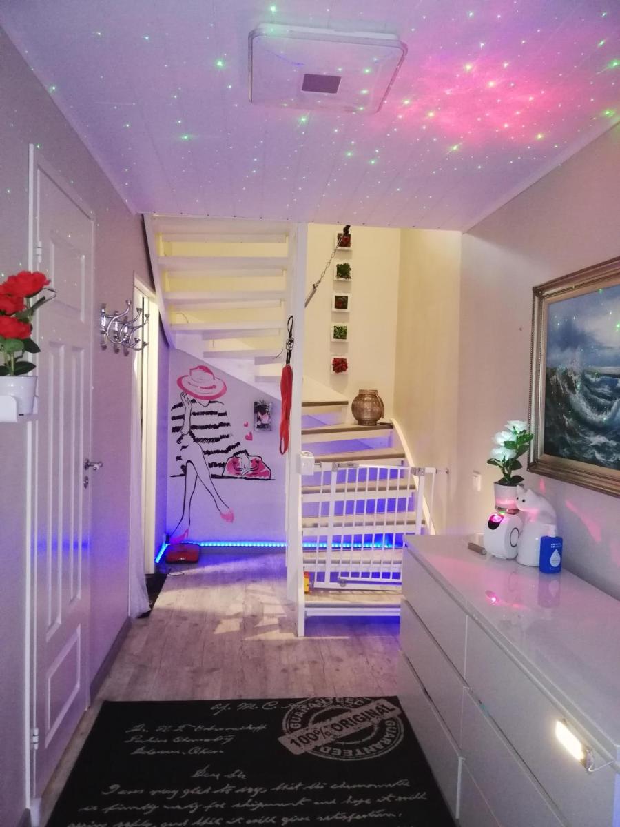 Scandinavian Sleeping & Living - Housity
