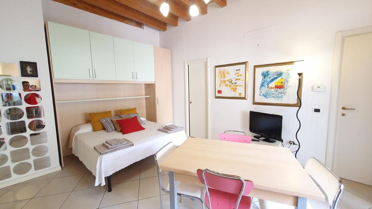RomagnaBNB Studio Diego Fabbri - Housity