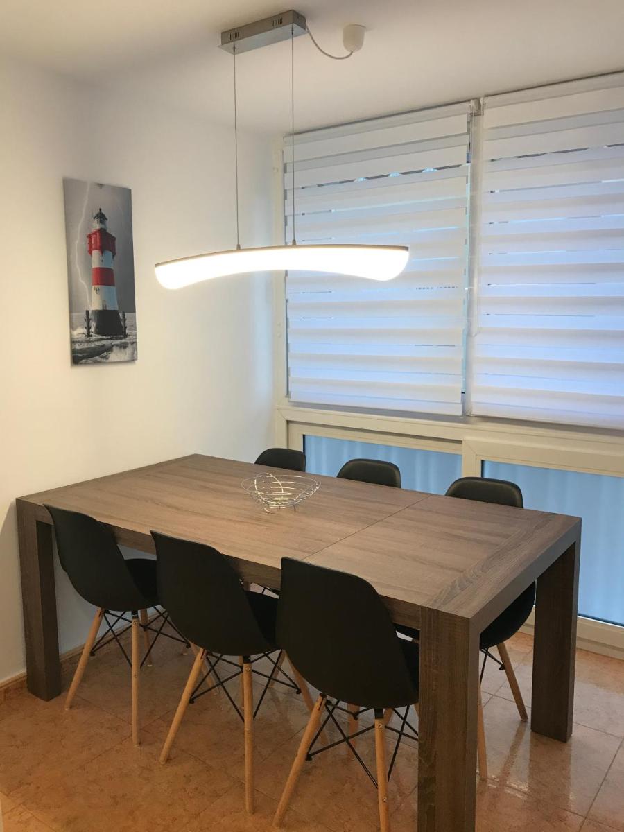 Central modern 3bdr, A/C, wifi & Parking - Housity