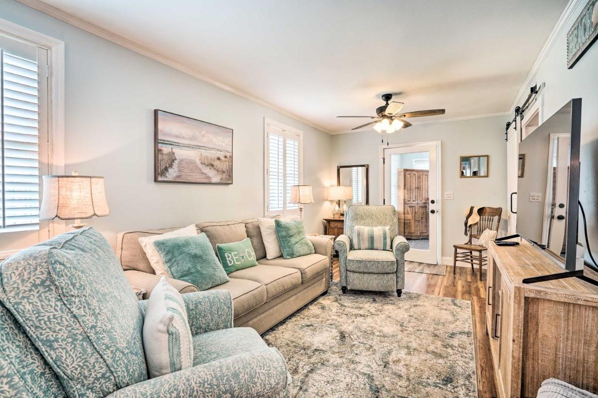 Beachy Isle of Palms Home: 1 Block to Coast! - Housity